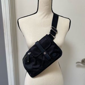 Rare Lululemon Utility Fanny Pack, Crossbody for travel, dog walking
